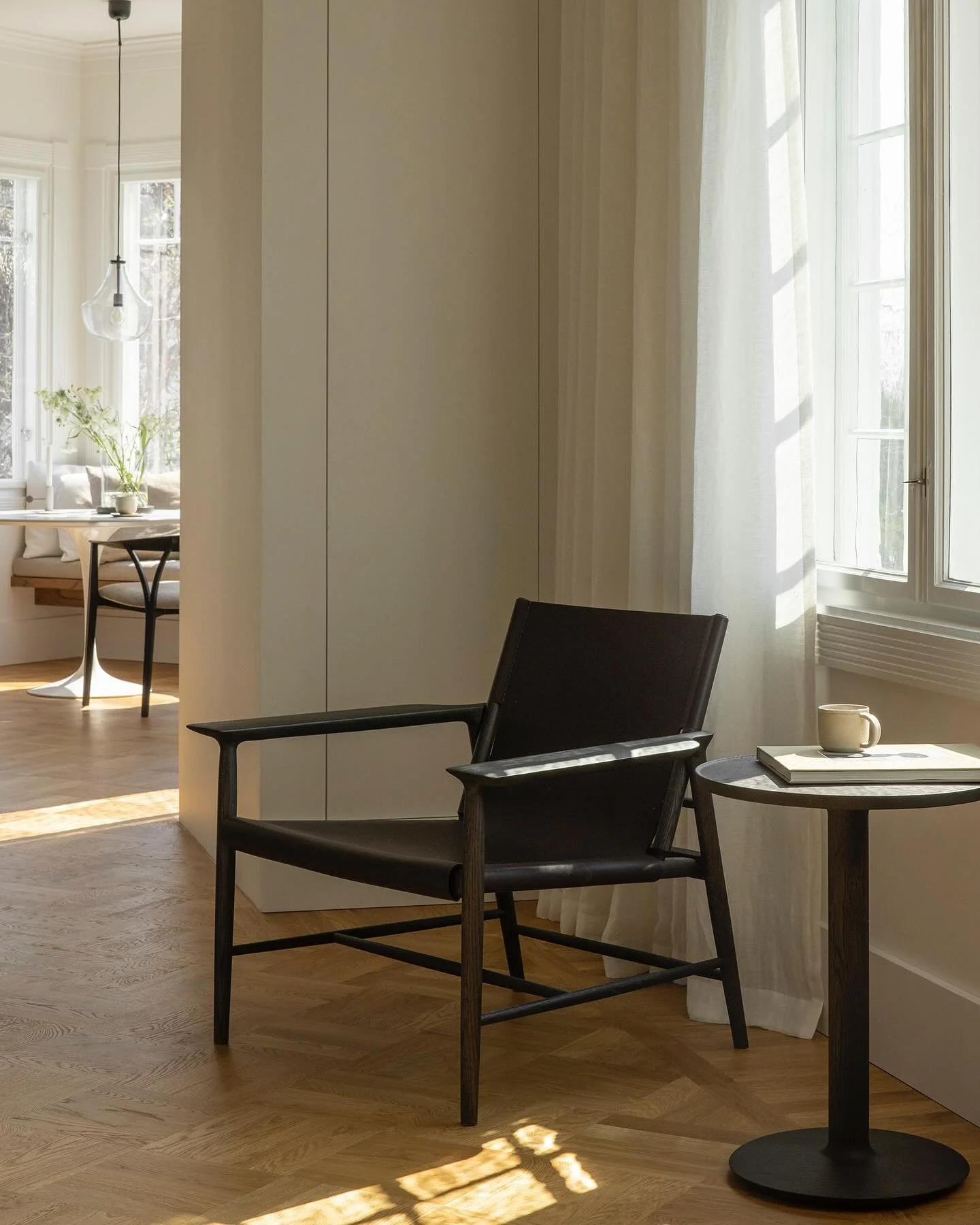 Nye bilder produsert for @haug_maberg @boffi_official 
p&aring; trykk i @interior_magasinet n&aring;✨ 
 
En dr&oslash;m av et kj&oslash;kken med materialer som st&aring;l og tr&aring;dglass mot lunt treverk, tekstil og keramikk. 

Foto @elisabeth_hei