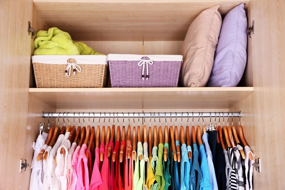 8 Quick Tips for an Organized Closet