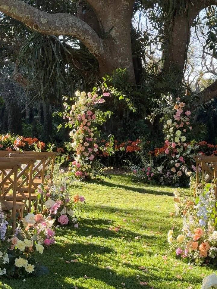 from ceremony to reception 💌 
@gabbinbar