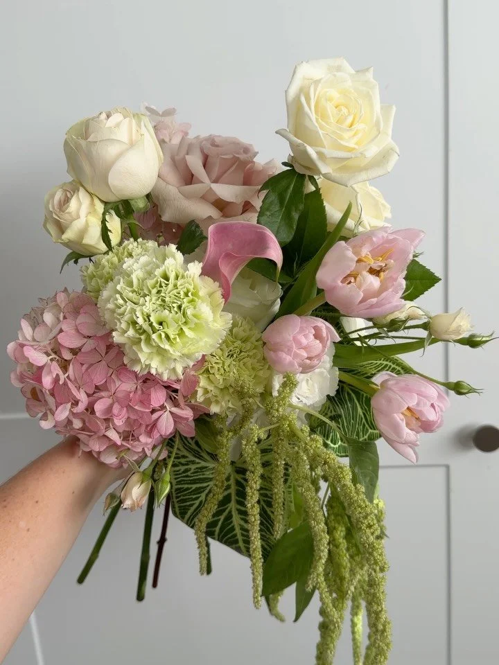 blush, green &amp; white is becoming a favourite of mine 👏🏻🤍
// I&rsquo;m a little slow with sharing content at the moment as it is my slow season now until August, so I&rsquo;m enjoying just mainly being a mum + creating some things for fun ☺️
I 