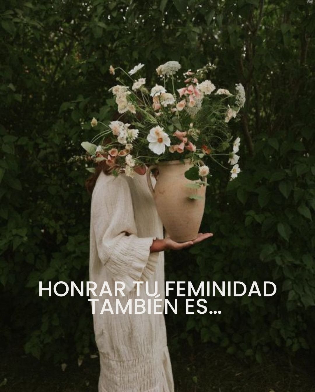 Honrar tu feminidad no es hacerlo todo perfecto.
Es aprender a escucharte.

Dormir cuando lo necesitas.
Comer cuando tu cuerpo lo pide.
Bajar el ritmo cuando tu energ&iacute;a cambia.

Tu ciclo no es un obst&aacute;culo.
Es una gu&iacute;a. 🌙