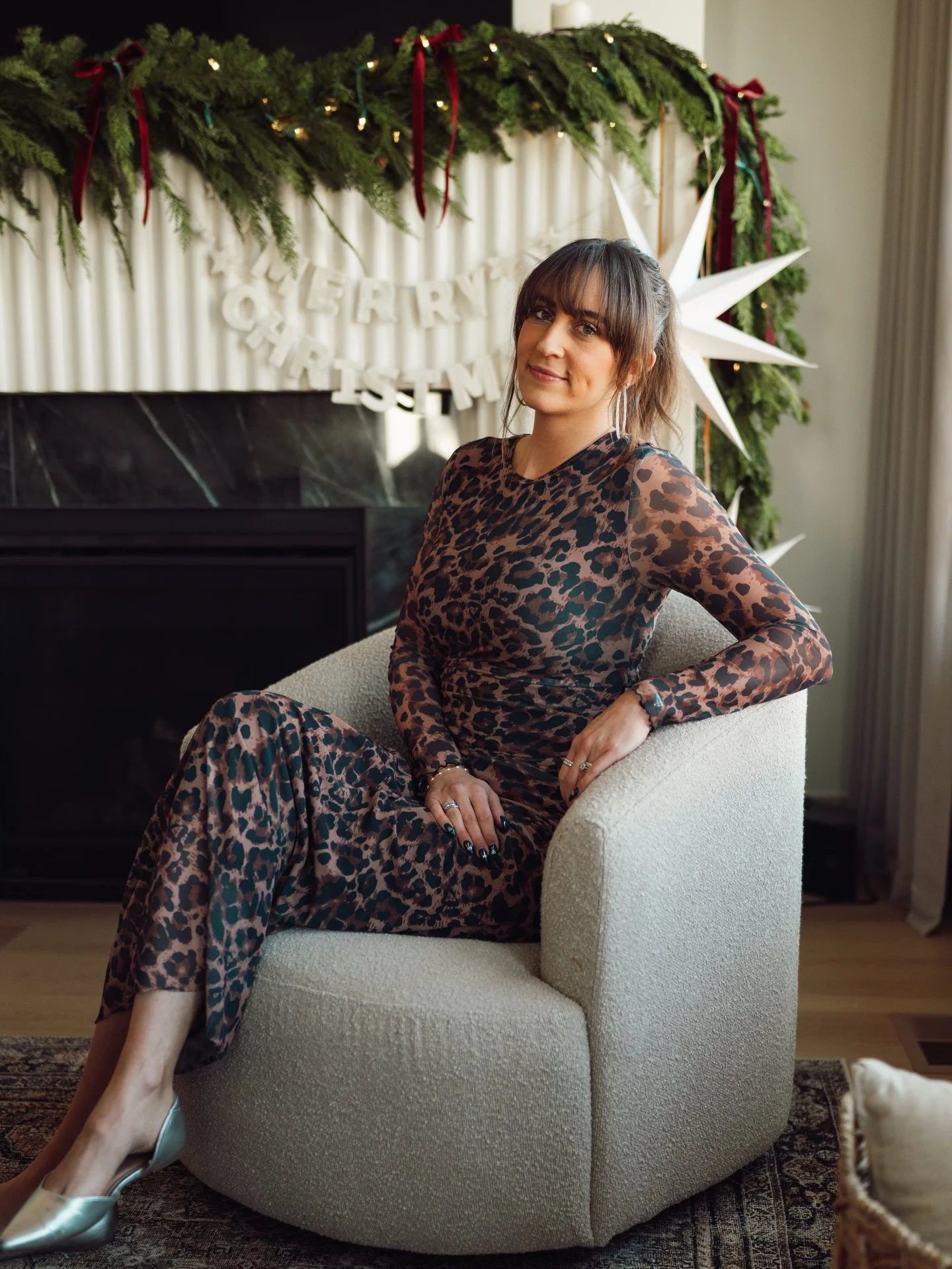 Hi friends! I wanted to reintroduce myself and share with you a little more about what I do ✨

⭐️ Interior designer in Northern Utah
- new construction 
- paint consultation
- furniture selection and layout
- styling and accessorizing

⭐️ E-designer 