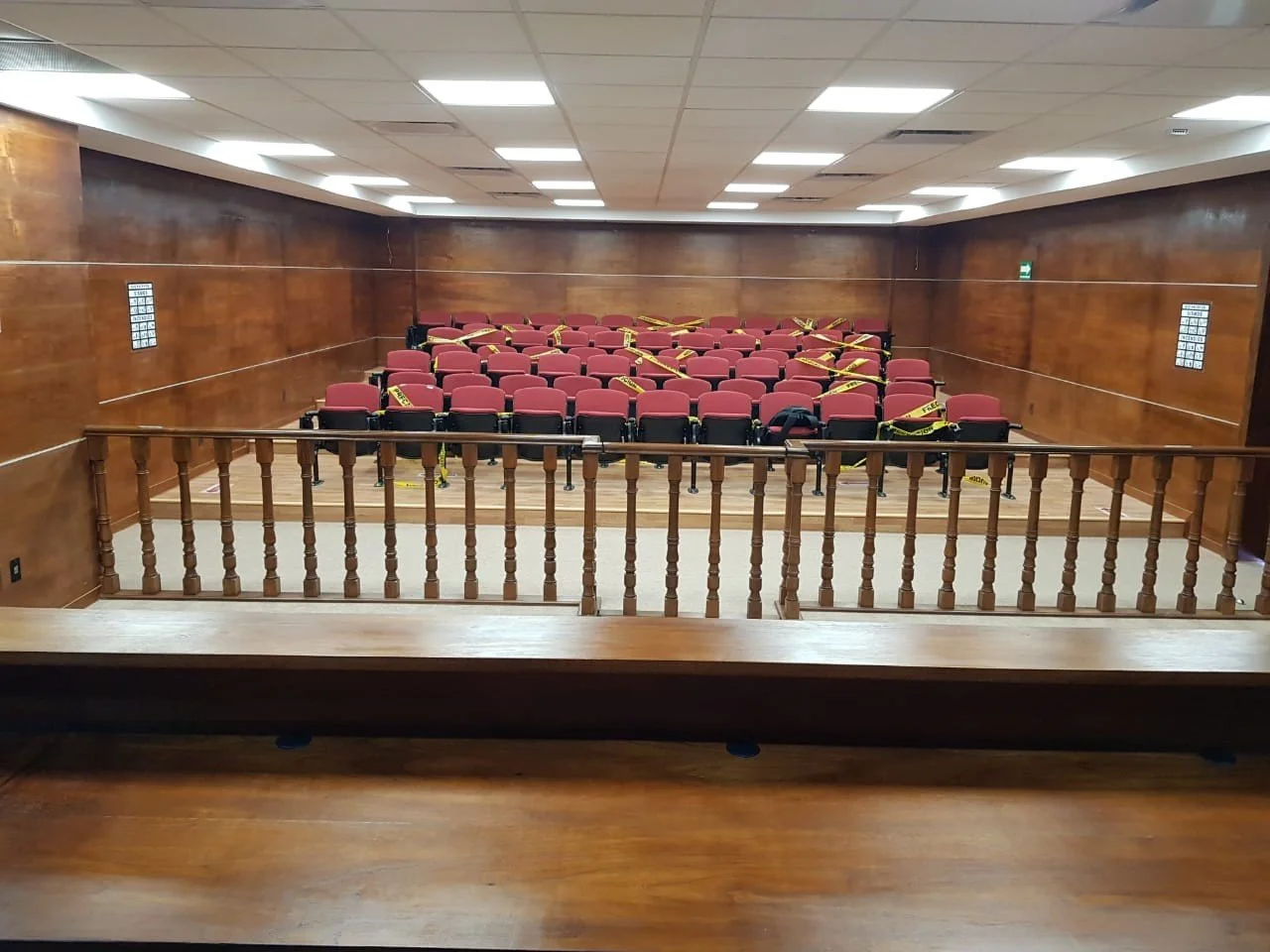 OBRA: REMODELACIÓN JUICIOS ORALES UVM CAMPUS MONTERREY

PROPIEDAD: LAUREATE INTERNATIONAL UNIVERSITIES

UBICACIÓN: CALLE PALMAS 5500, CUMBRES MONTERREY NL  

EJECUCIÓN: REMODELACIÓN

AÑO: 2020-2021