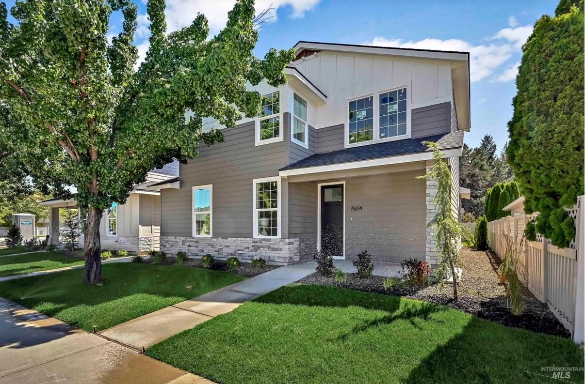 CLOSED- This one came from a referral from a past client and friend, which is always the greatest compliment in this business. Thank you for trusting us with the people you care about and congratulations to our clients on their new home!

#idahorealt