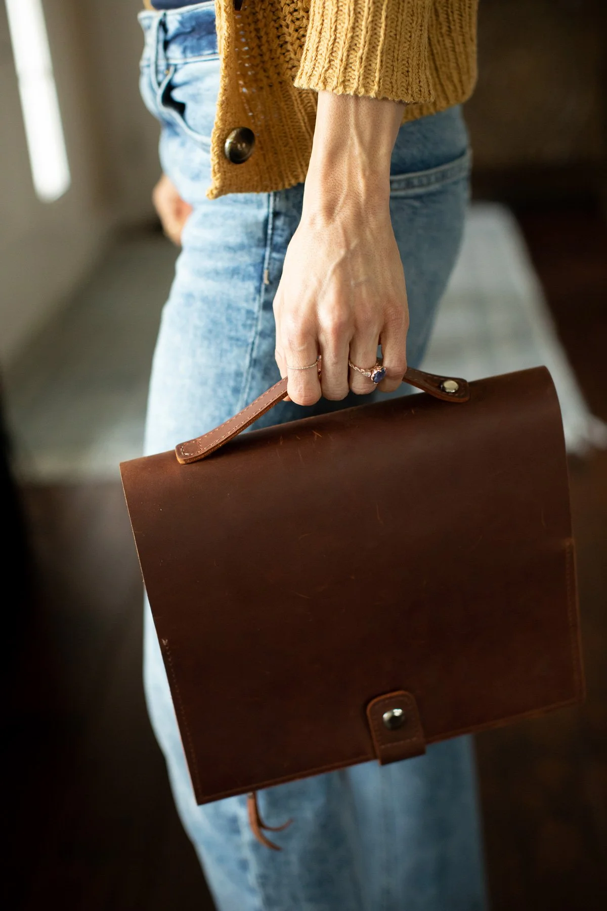 Leather folio cover with handle