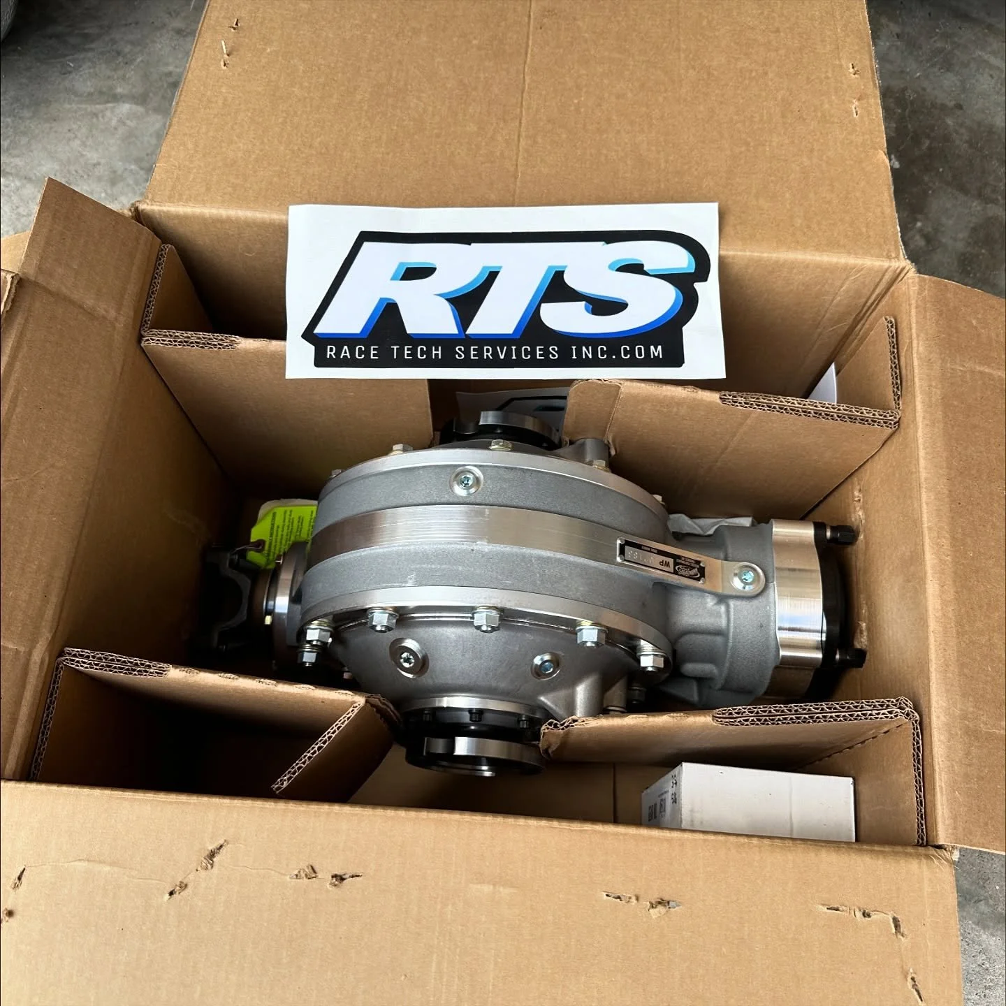FINALLY! Thanks to @rts_racetechservices for getting us setup with a new Winters quick change rear end for next year!

&mdash;&mdash;&mdash;&mdash;&mdash;&mdash;&mdash;&mdash;&mdash;&mdash;&mdash;&mdash;&mdash;&mdash;&mdash;&mdash;-

Shoutout to all 