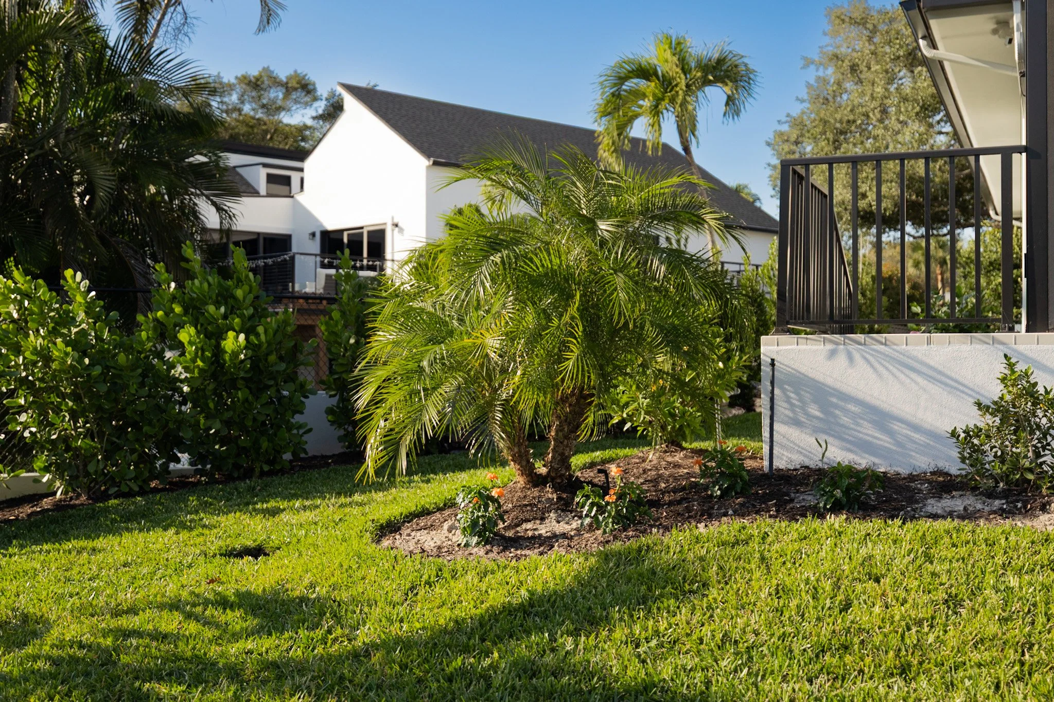 Modern Coastal Estate – Full Outdoor Build