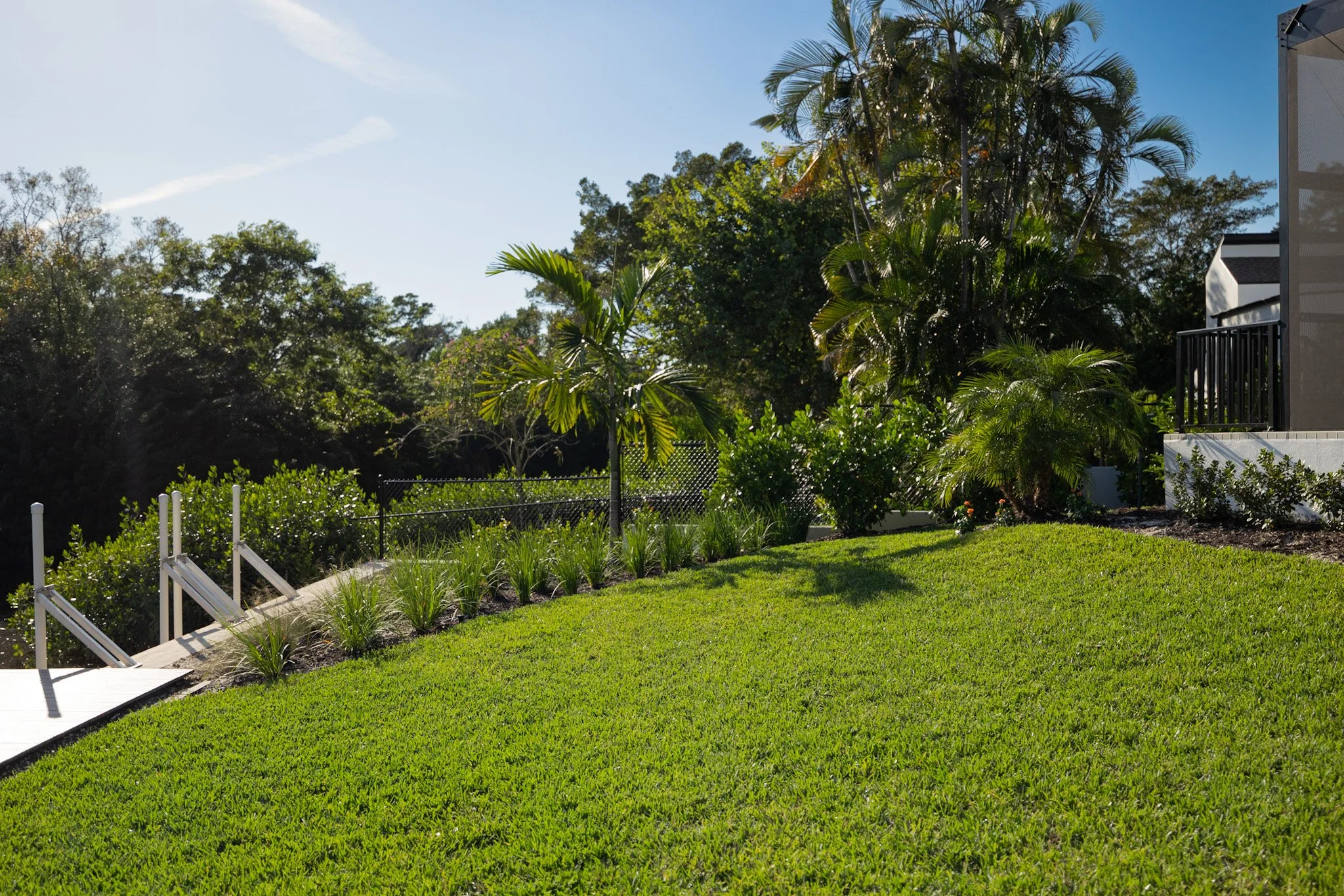 Modern Coastal Estate – Full Outdoor Build