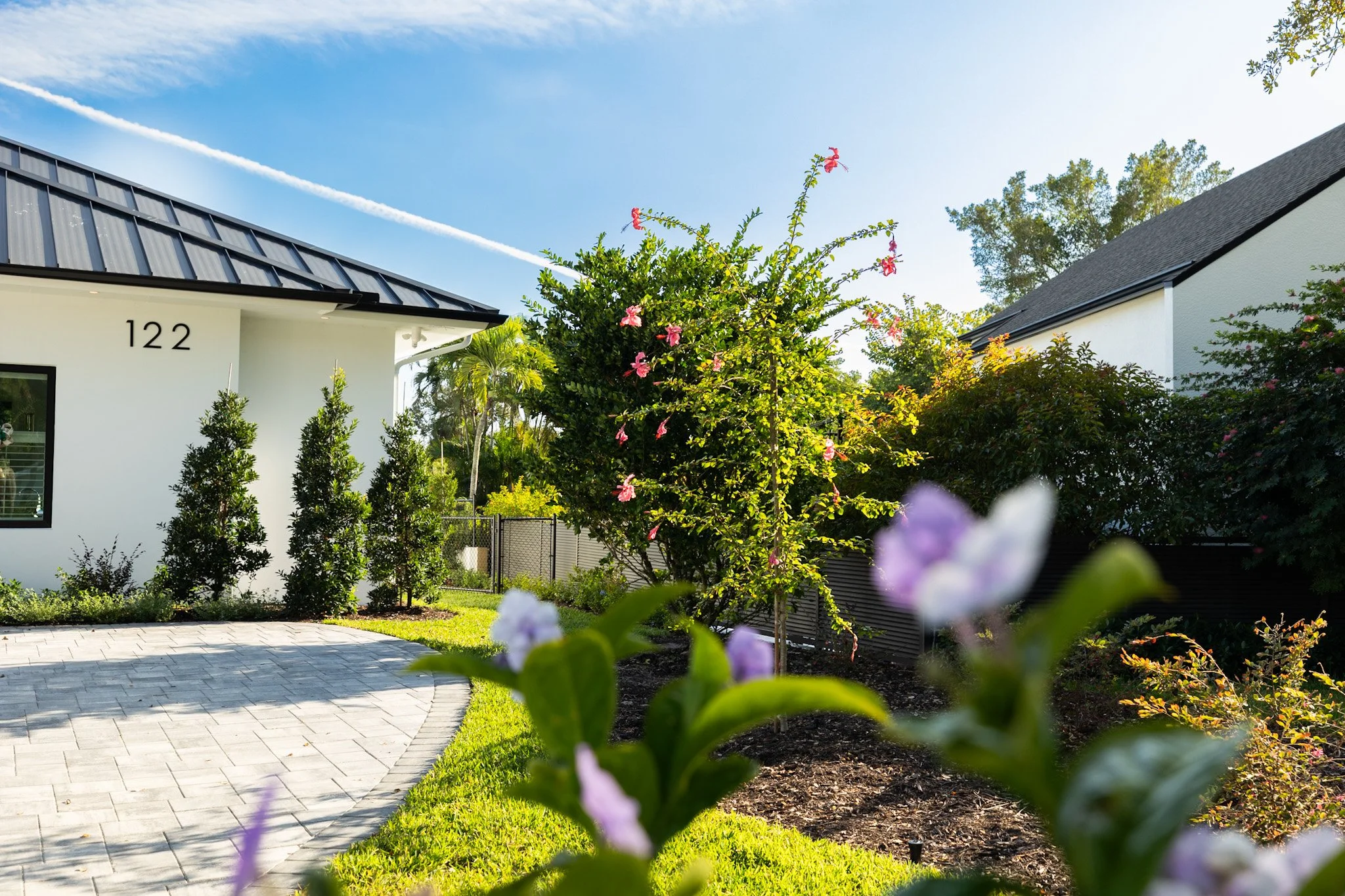 Modern Coastal Estate – Full Outdoor Build