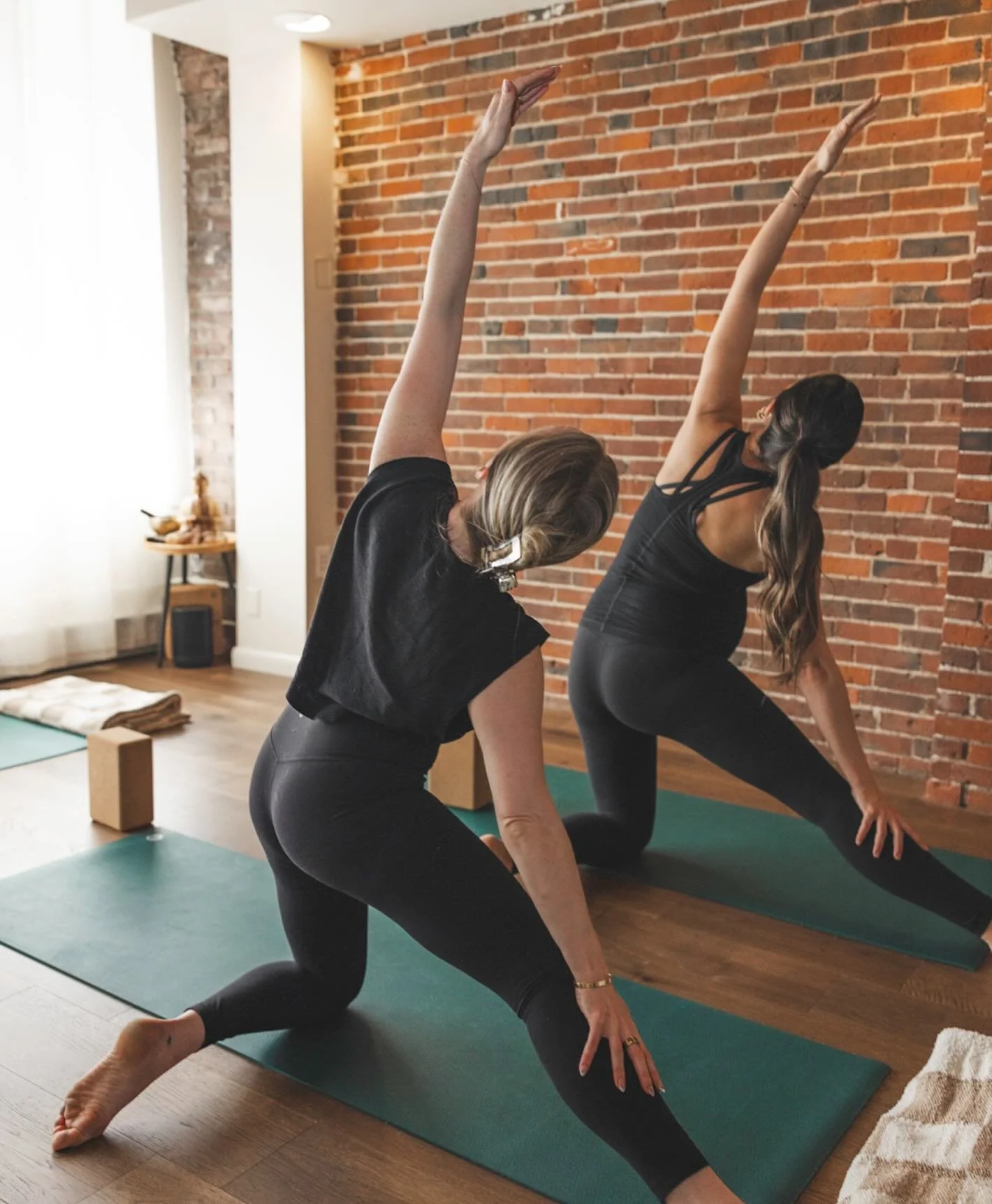 ✨WEEKEND TAKEOVER✨

Carly and Katelyn are all over the schedule this weekend! Book your mat:
Thursday 5:45-7pm Flow + Restore @carlymoffie 
Friday 9:30am Flow @knicolay.yoga 
Saturday 9:30am/11am Flow @knicolay.yoga 
Sunday 9:30am Flow @knicolay.yoga