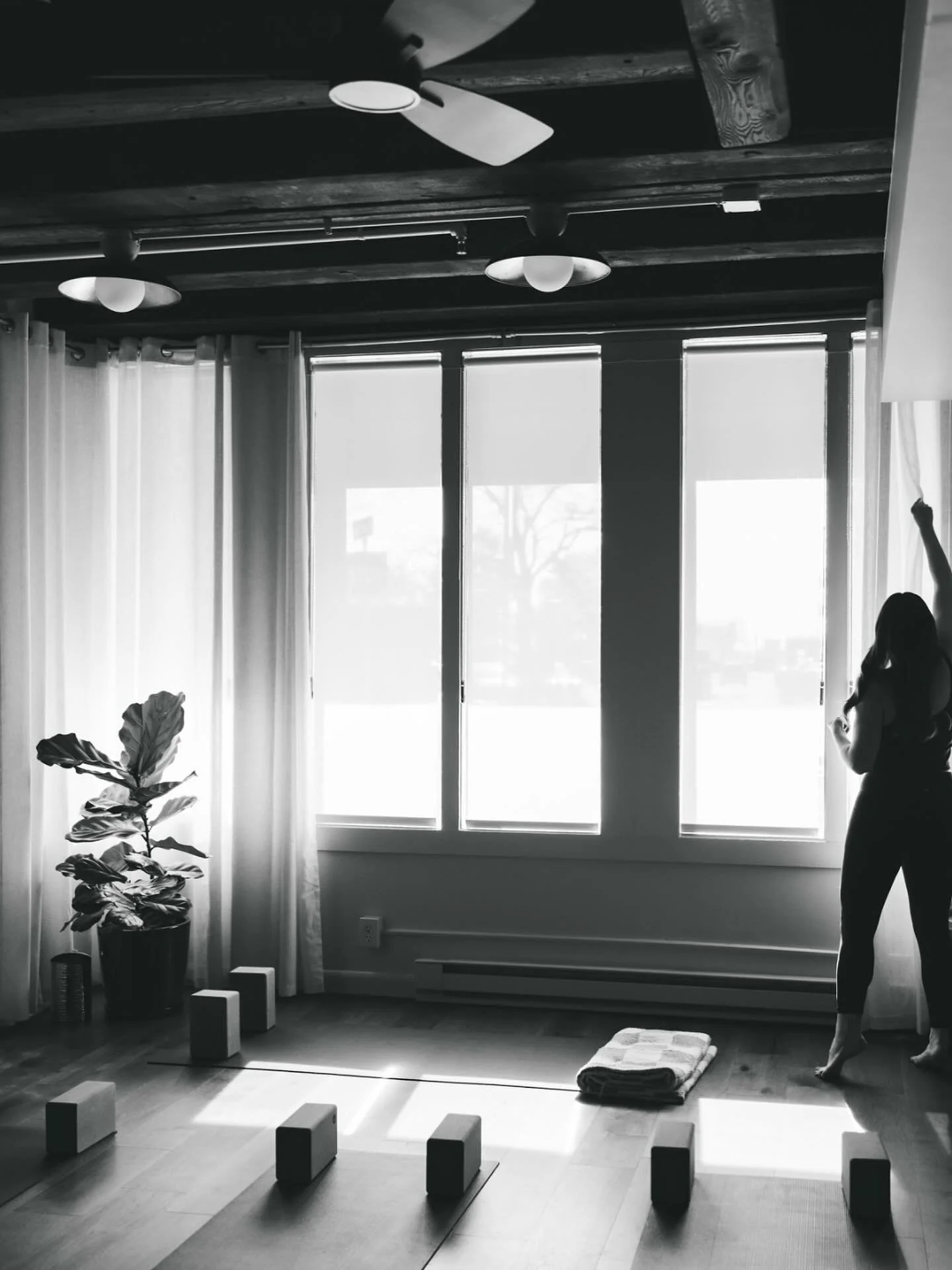 ✨FLOW INTO FALL✨

As Fall settles in, so do we - to our slow, indoor routines, our couches, our chili. We keep your mat rolled out for you year-round so that no matter what the season brings, your practice awaits. Come see us, our full schedule inclu