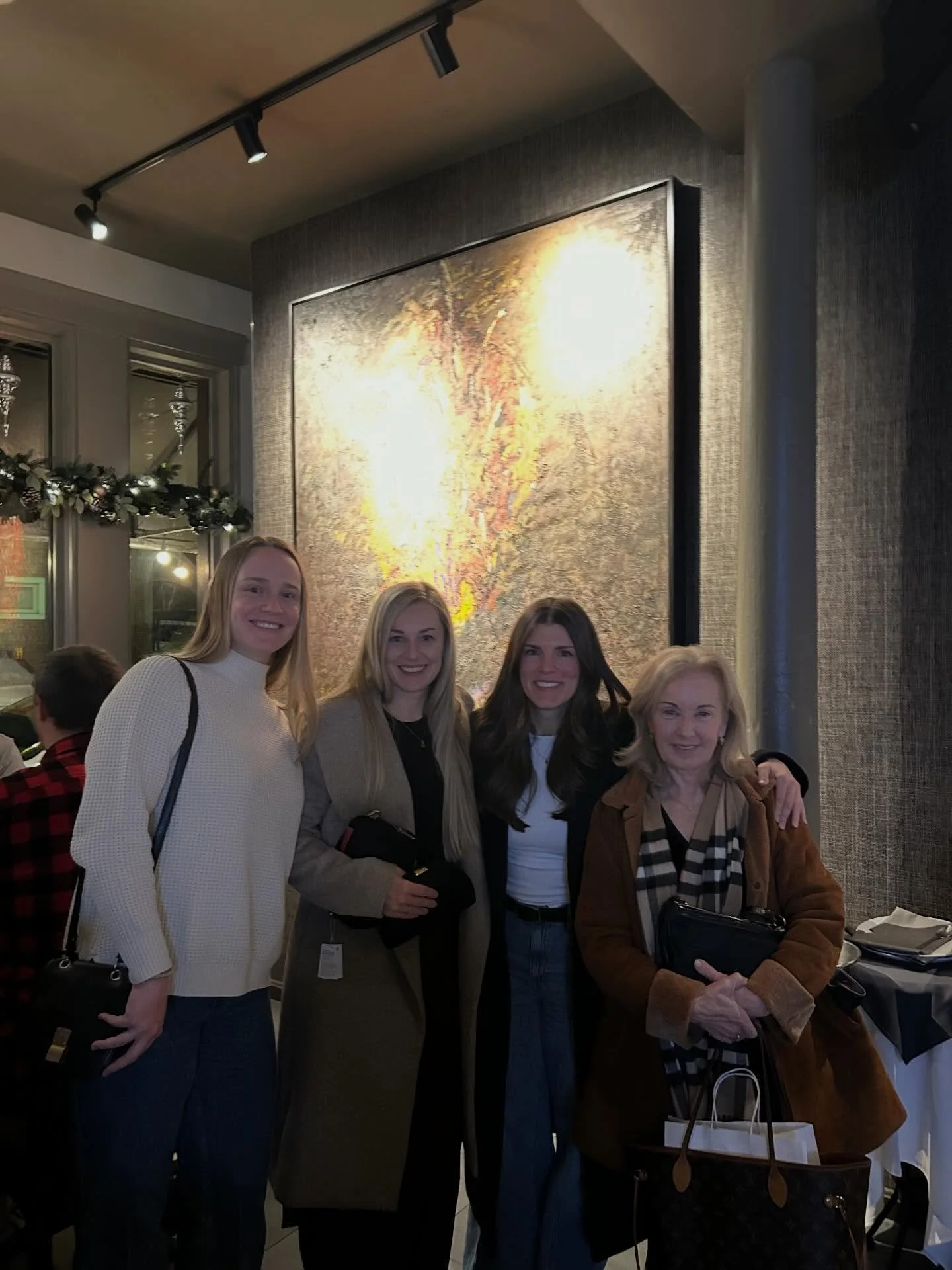 ✨HAPPY HOLIDAYS✨
What a busy and beautiful holiday season it has been at HYB. From team dinner to our first Self Care Soir&eacute;e, our hearts are full. We wish you and yours health, happiness, and peace on Earth. 

🩵 Betsy, Carly, Kaitlyn, and Kri