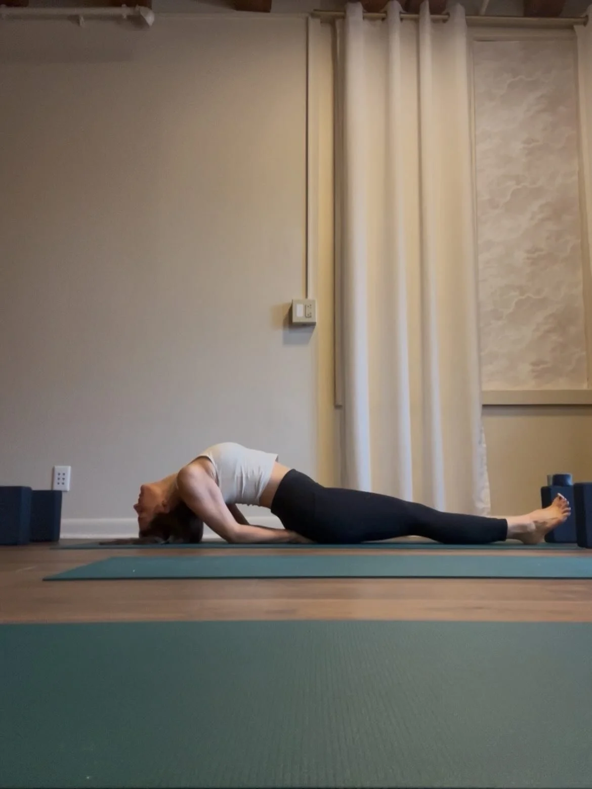 ✨FISH POSE✨

That&rsquo;s a wrap on a week of matsyasana, fish pose, with @krisrybicki 🐟 swipe to see the places it took us! What shape next?