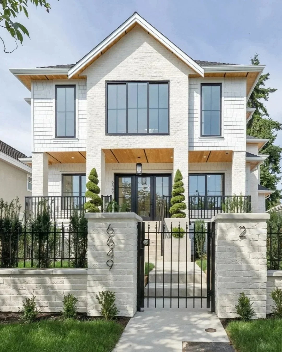 Now Selling | #1 - 6649 Heather Street ✨

A modern vibe with timeless charm. Welcome to this front and back luxury duplex situated in desirable South Cambie area. This newly built home blends elegant design, high-end finishes, and thoughtful outdoor 