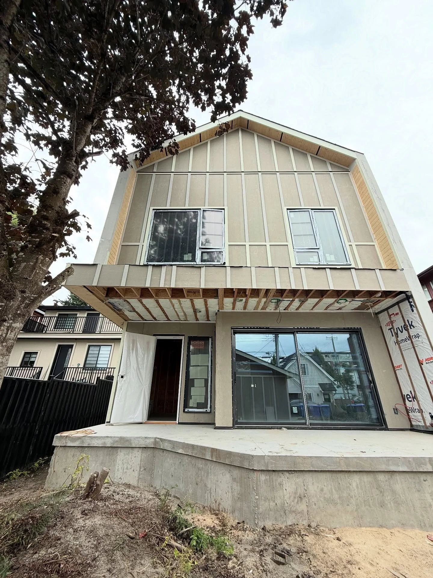 Construction Update at our Front to Back Duplex | 727 E.31st Vancouver. Swipe to see our images from our back unit. 

Built By: @asanti.homes
Interior Design: @studioten_interiordesign

These homes are for sale. For Sales enquires contact
📞 Sean Ste