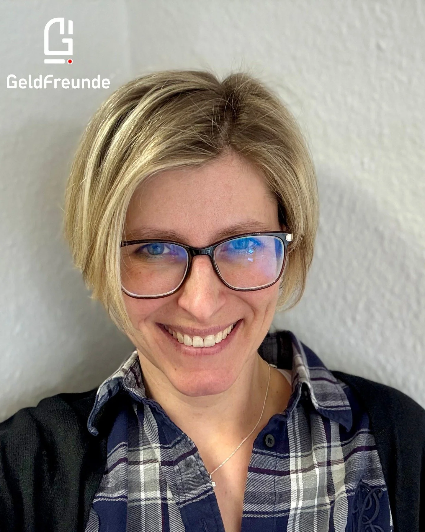 ⚠️ "Mir sind meine Kunden sehr sehr wichtig."

... Das ist das wohl aussagekr&auml;ftigste Statement von Bianka Barth in der neuen Folge des Podcasts der Geldfreun.de -Community. 
 
Bianka ist mit Herz und Leidenschaft Inhaberin der Finanzi