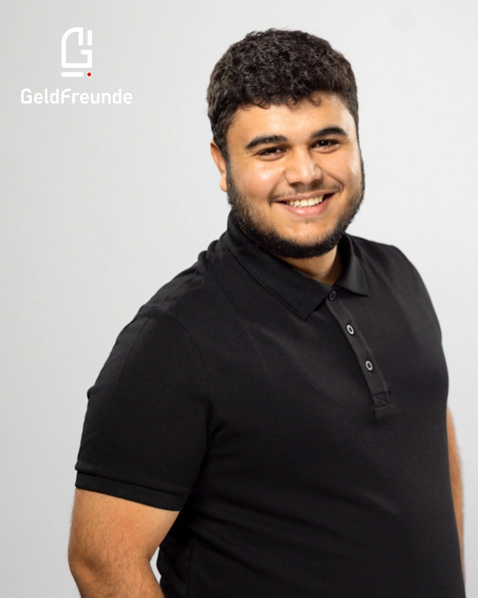 ⚠️ "Machen oder nicht gemacht haben."

... Das ist das Lebensmotto von @saidshurafa - in der neuen Folge unseres Podcasts der Geldfreun.de -Community.

Said ist gelernter Kaufmann f&uuml;r Versicherung und Finanzen. Nach der 3-j&auml;hrigen