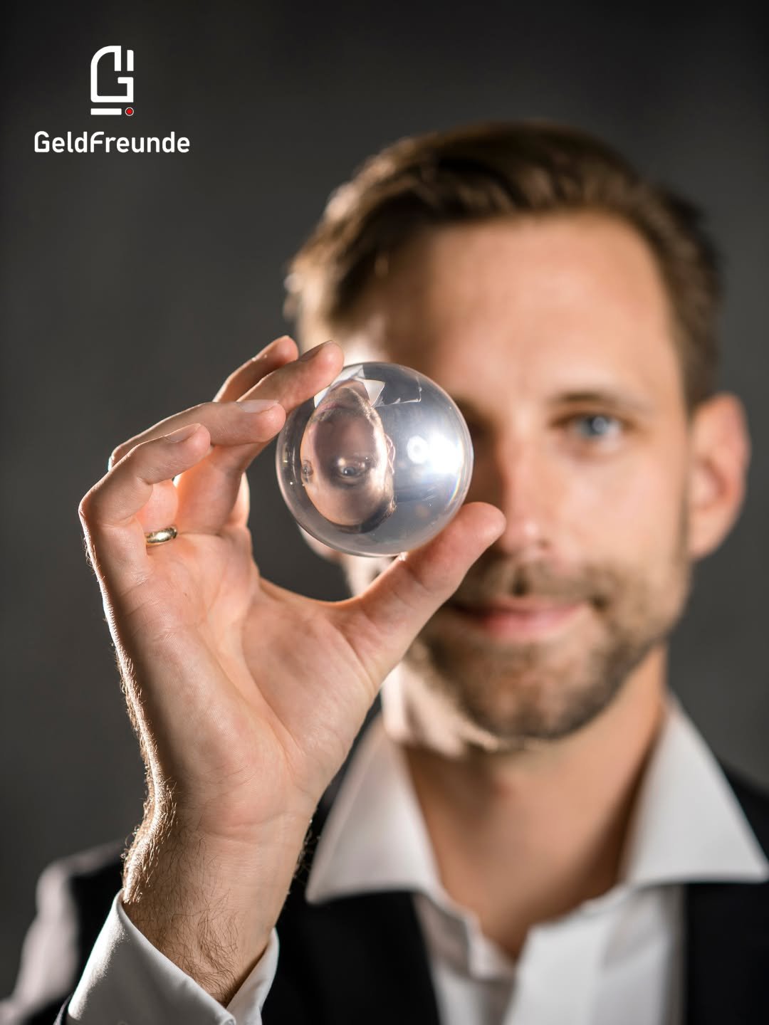 ⚠️ "Zukunft ist immer eine Frage der Perspektive." 

Das ist das Motto von einem der mittlerweile bekanntesten Zukunftsforscher Deutschlands - Kai Gondlach.
Er ist mein Gespr&auml;chspartner in der neuen Folge des Podcasts der Geldfreun.de 