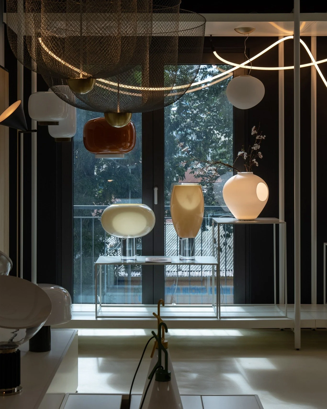 First glance of tamminh-light showroom Hanoi

Ảnh chụp bởi: Chimnon Studio
#showroom #tamminhlight #lighting #hanoi