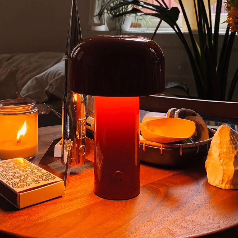 g_bellhop_table_red.jpg