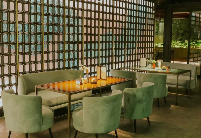 nha-hang-vip-La-Table-Hanoi.jpg