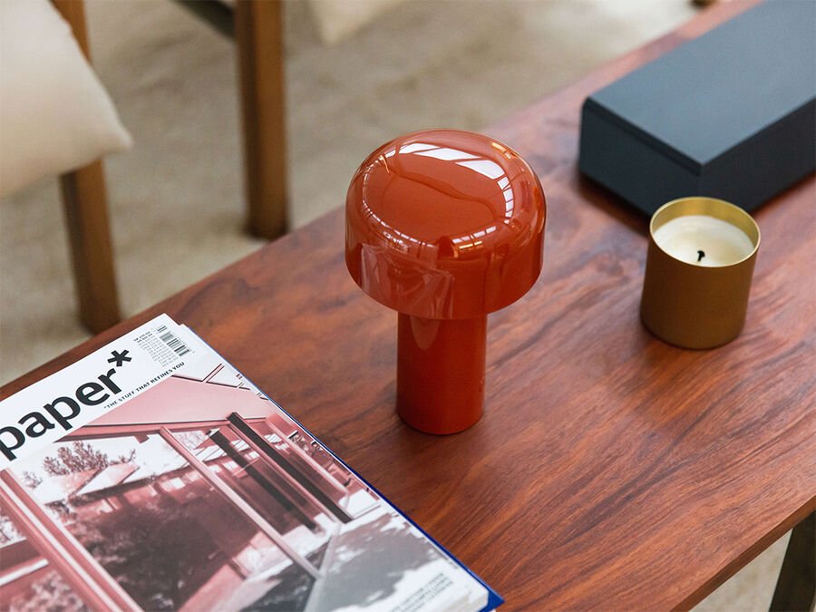 lifestyle_bellhoptable_red_07.jpg