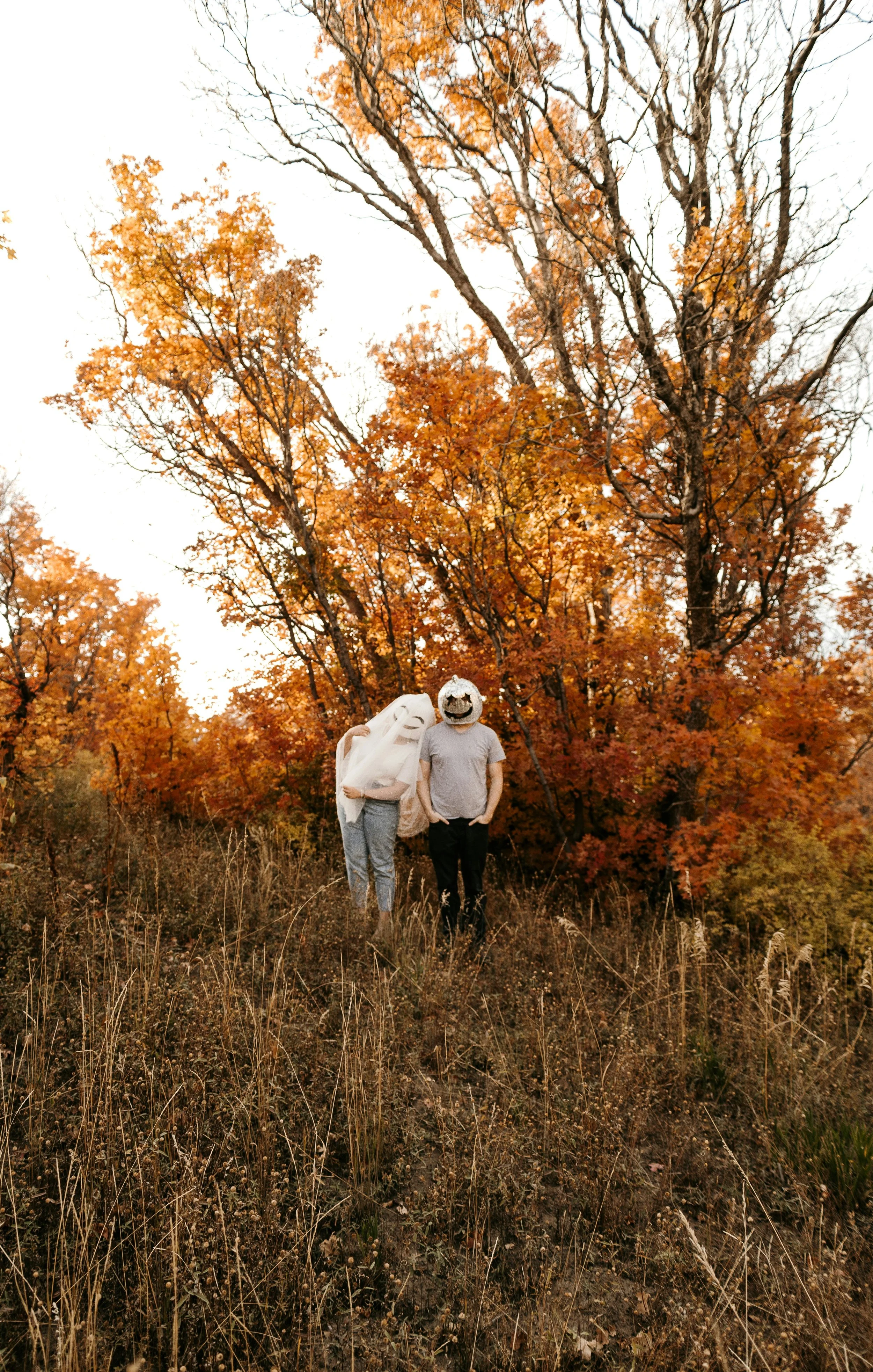 Falling Back in Love: How to Strengthen Your Relationship This Fall 