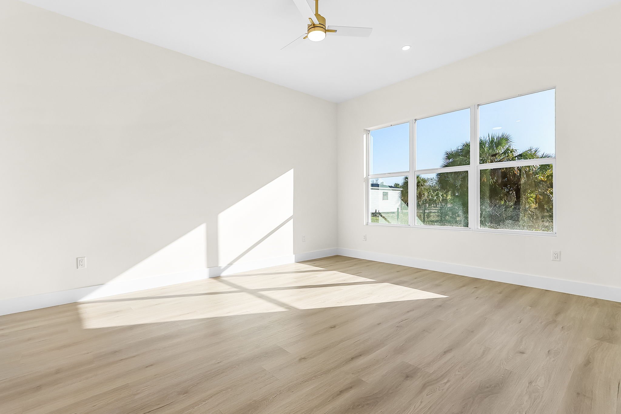 custom-home-primary-master-bedroom-lehigh-acres-florida.jpg