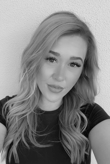 Tia-Barber + Senior Stylist-B+W.png