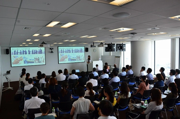 StreetSmart lecturer speaking at the innovation workshop