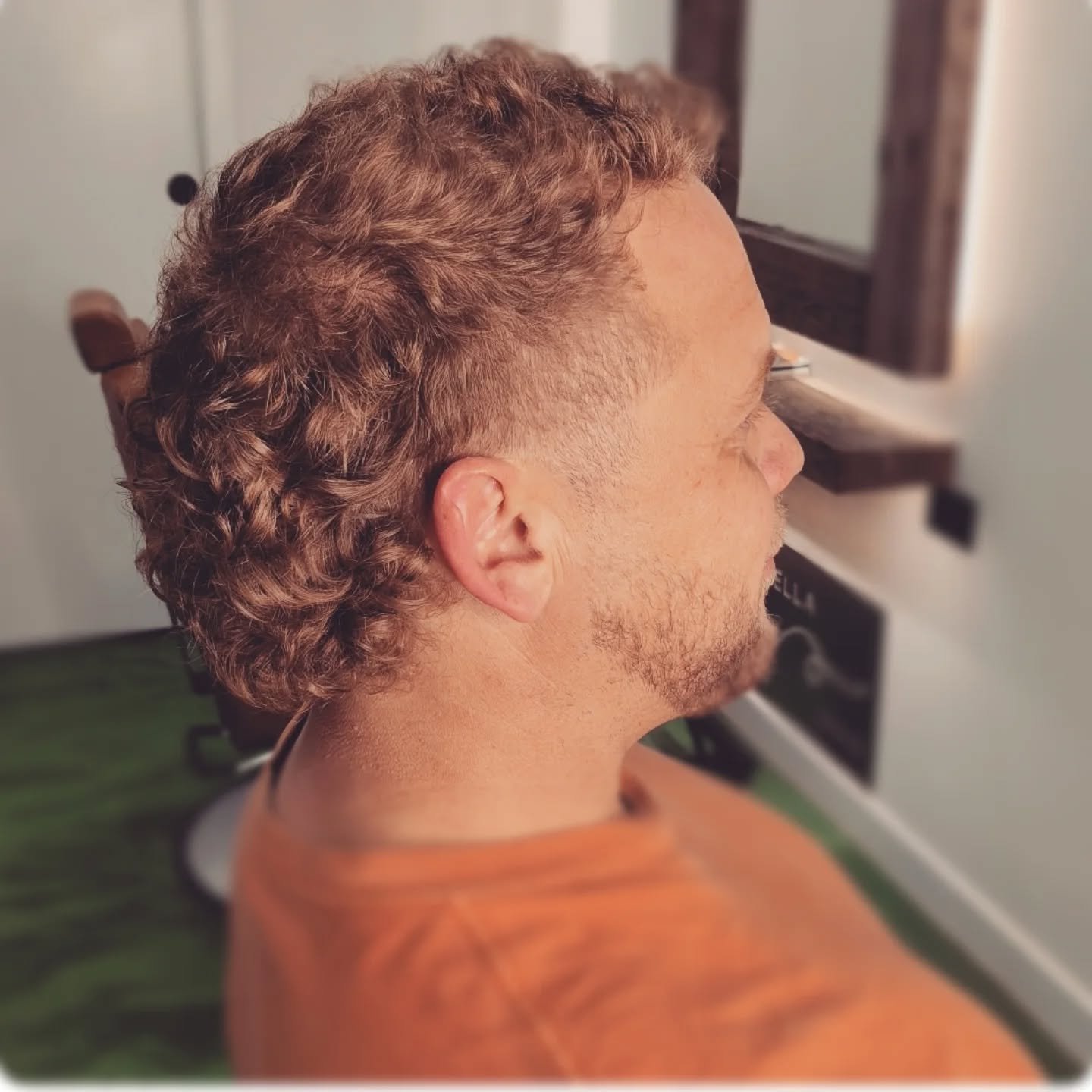 🌷Who doesn't love a curly mullet ? #businessinthefrontpartyintheback