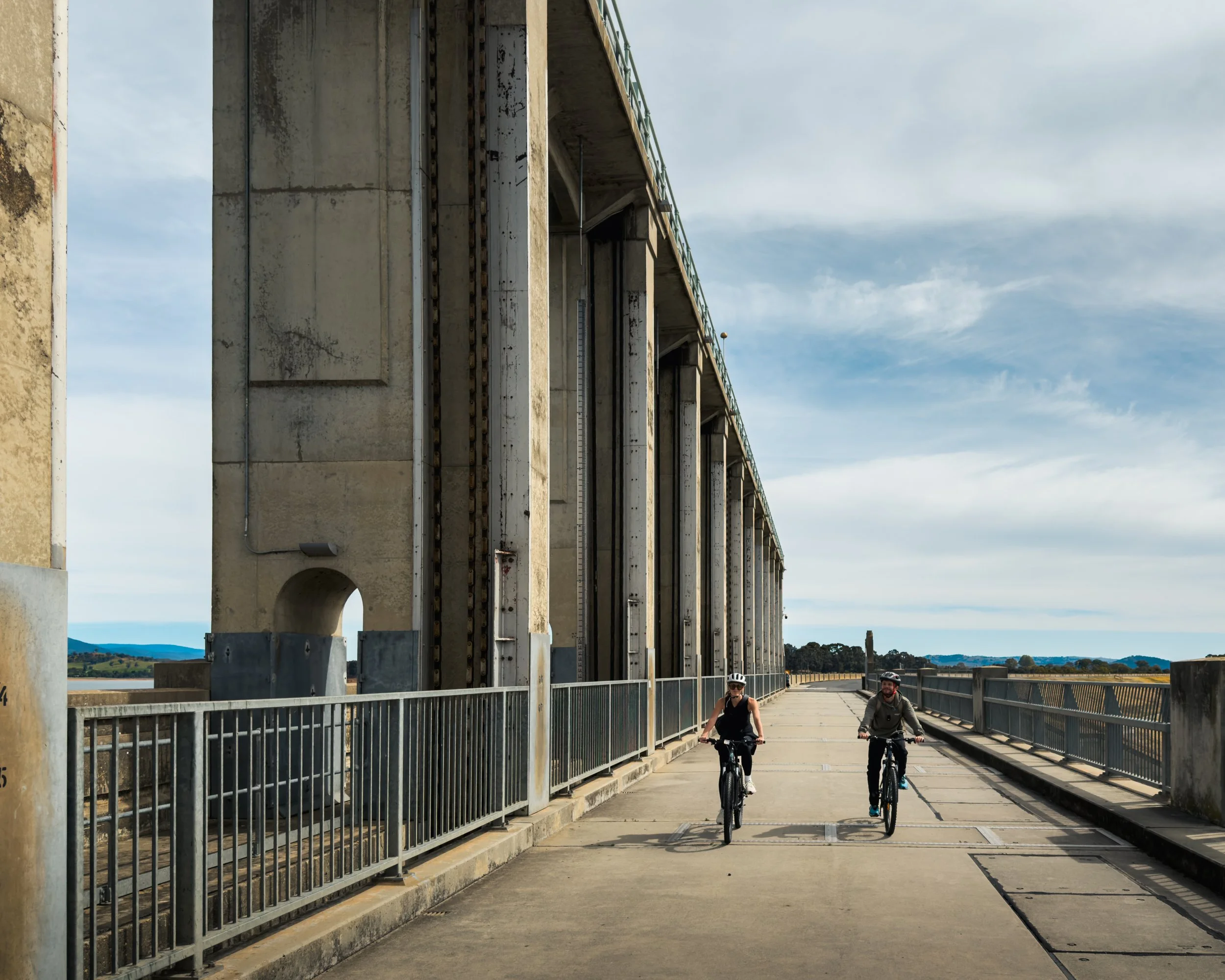 2025_10_30_LakeHume_Cycling_Lifestyle_Dam_v02.JPG