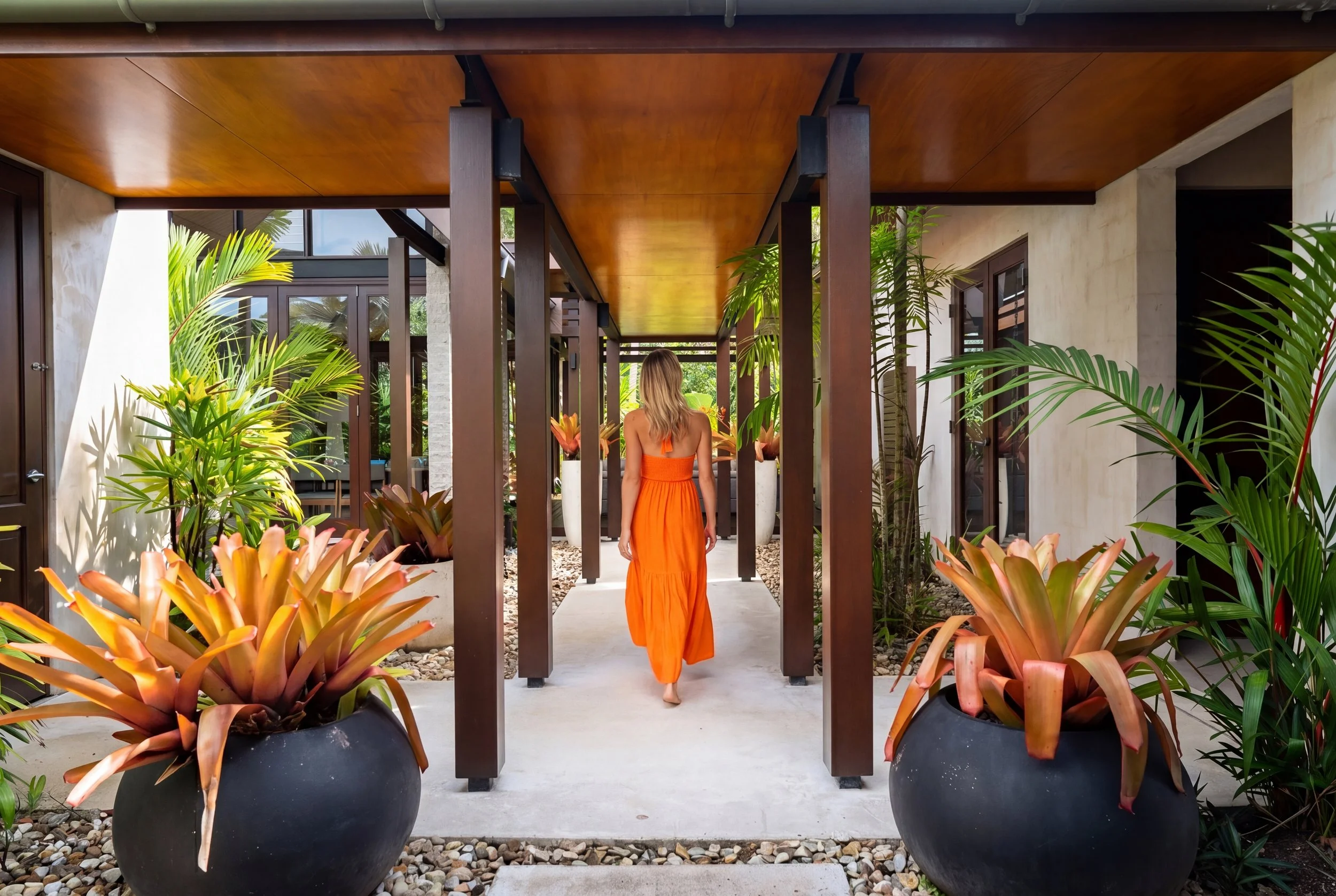 villa wallway.jpg