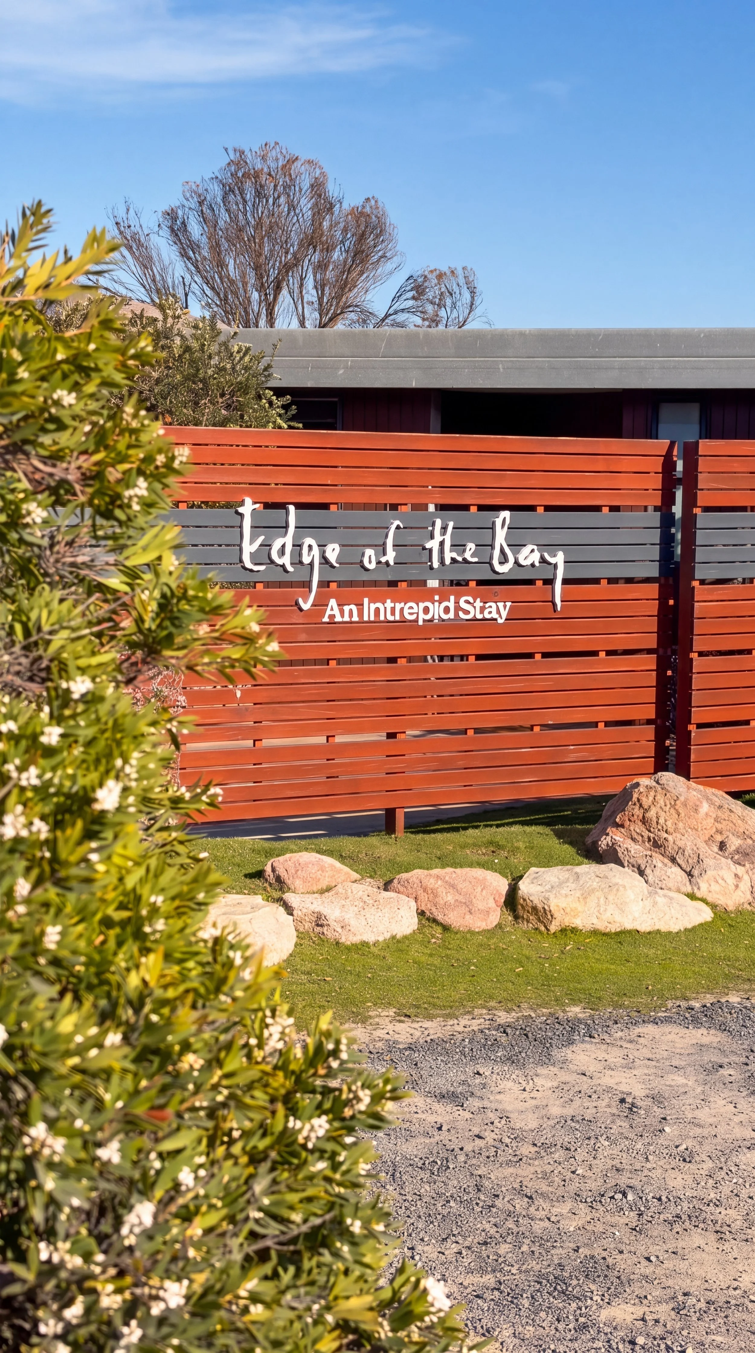 2026_09_20_EdgeoftheBay_Hotel_Sign_Feature.jpeg
