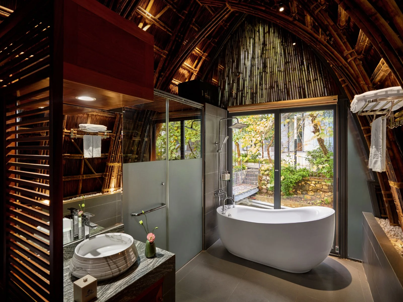 731163312Vedana_Resort_Bungalow_(4).jpg