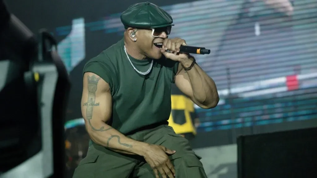 LL Cool J Kicked Off New Year’s Eve in Philly With a Free Star-Studded Concert