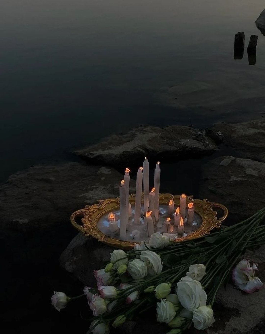 Winter Solstice.
The night stretches,
and the light begins again
without a sound.

𓆙 ~ ☾ ~ 𓆙

This week, snow fell on the highlands of Tenerife.
The volcano stood covered in silence,
a living reminder of this ancient threshold.

Today, the solstice