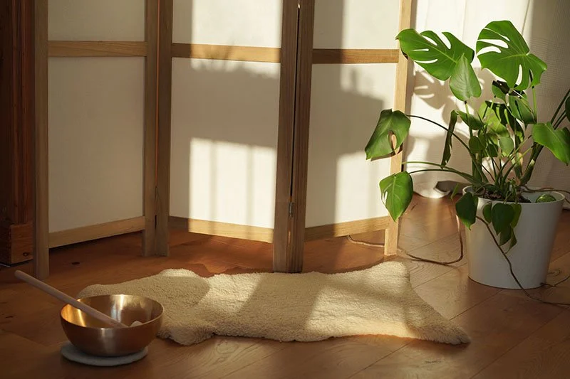 Klangschale zu Hause für Achtsamkeitstraining