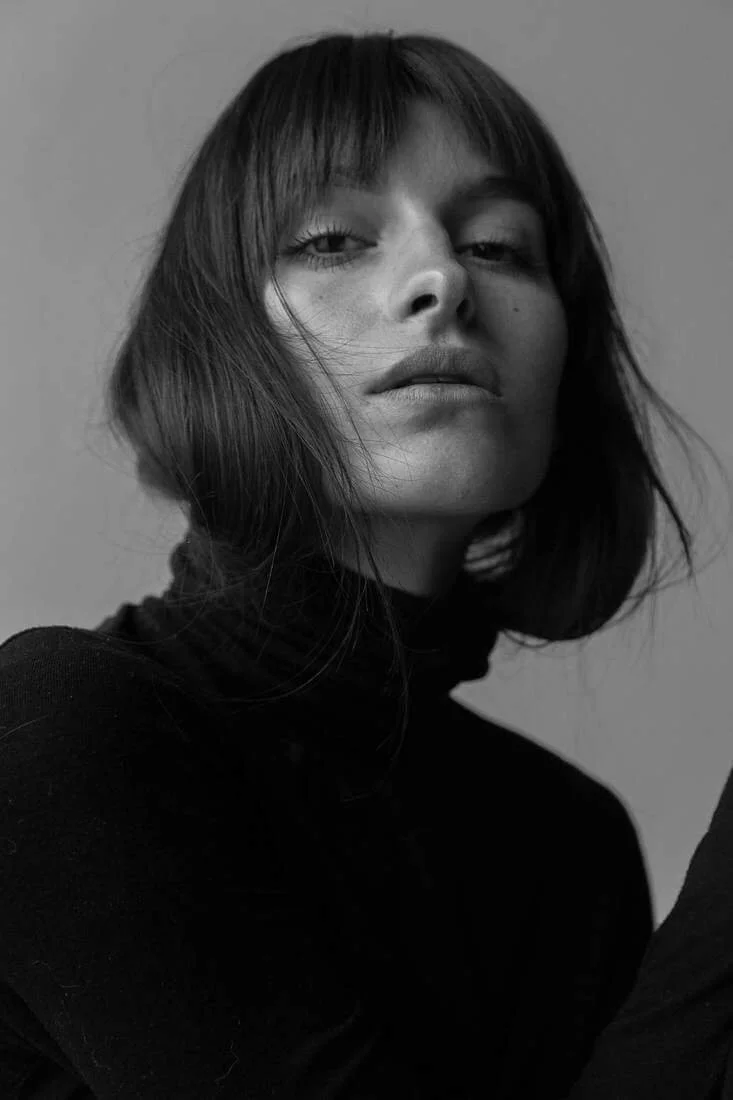 Aurore affiche une allure élégante et affirmée, parfaite pour mettre en valeur vos créations. Avec The Casting Fit, trouvez des mannequins qui incarnent vos collections avec authenticité.