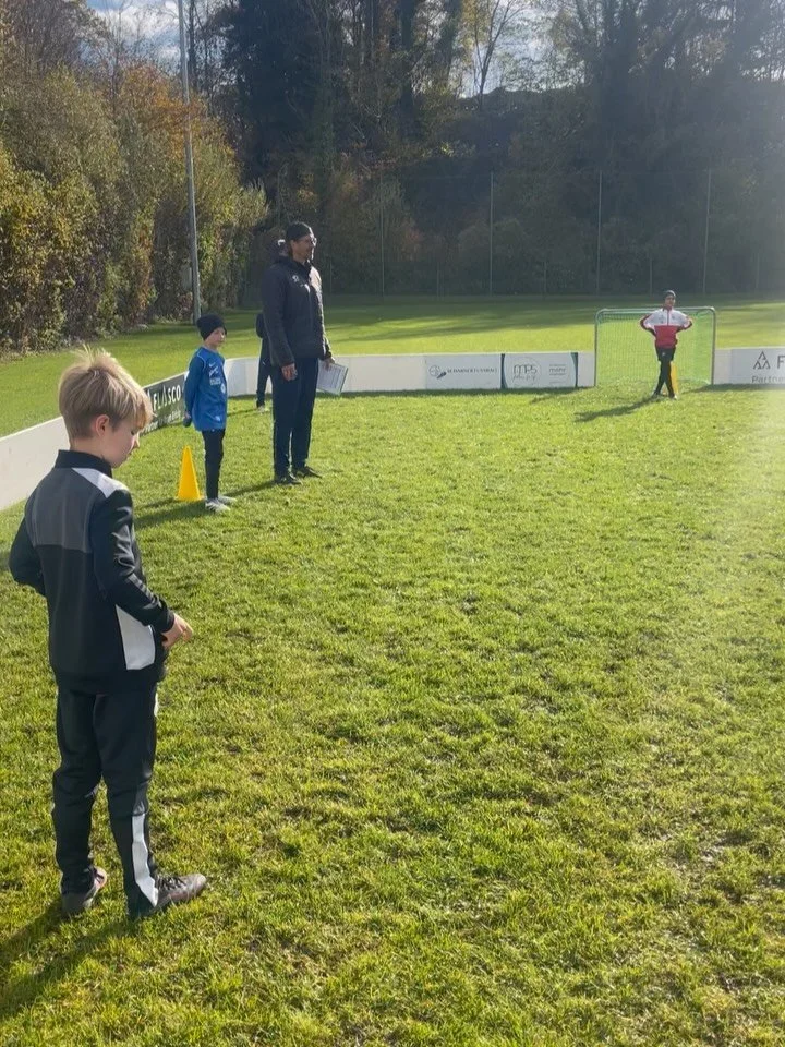 Unterrichtsstunde mit Paul Scharner ✨⚽️

#fussballliebe #unterst&uuml;zung #spa&szlig; #fussball #nachwuchs