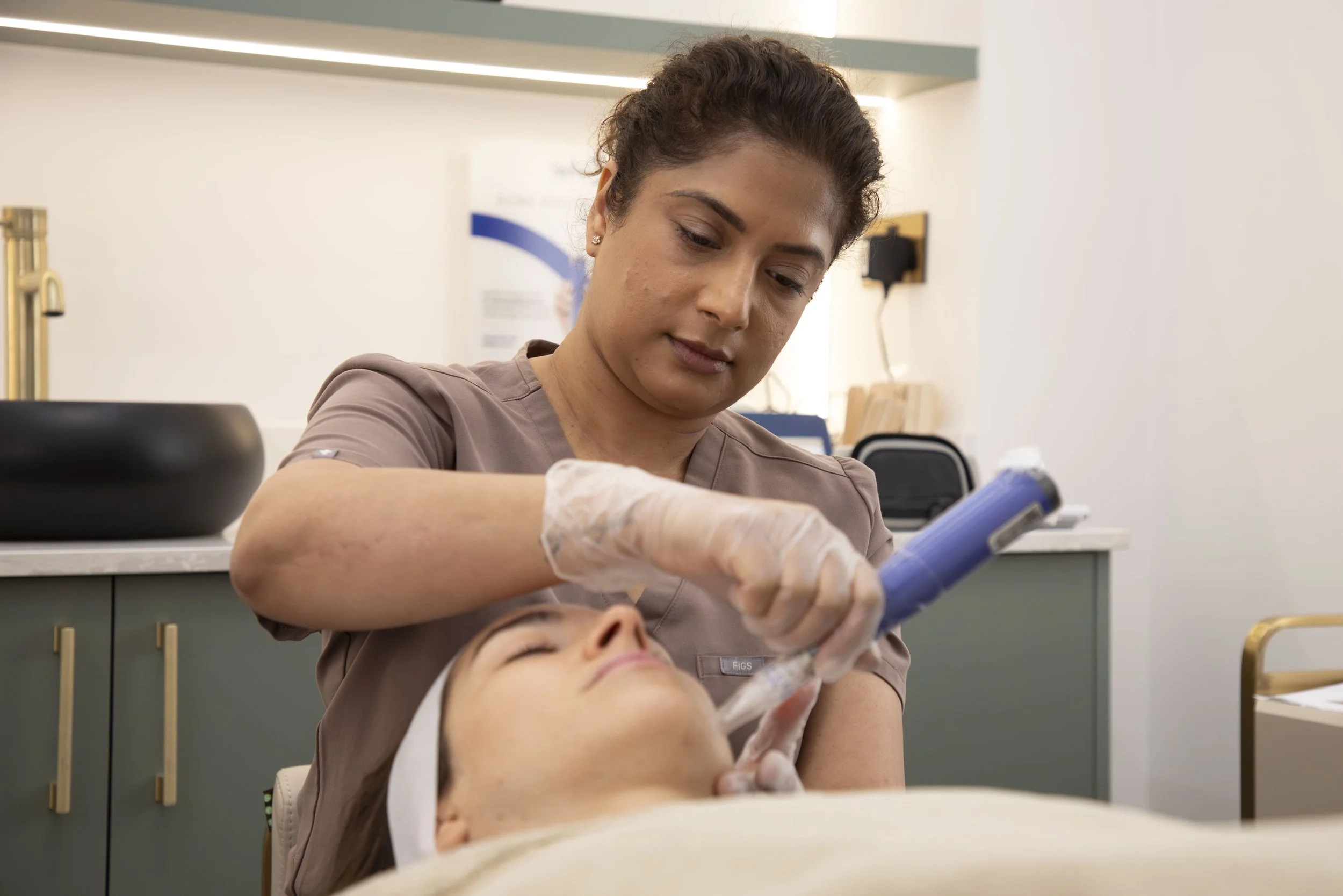 28-1-26_EticaClinic_photographs_ElizaNaden__79.jpg