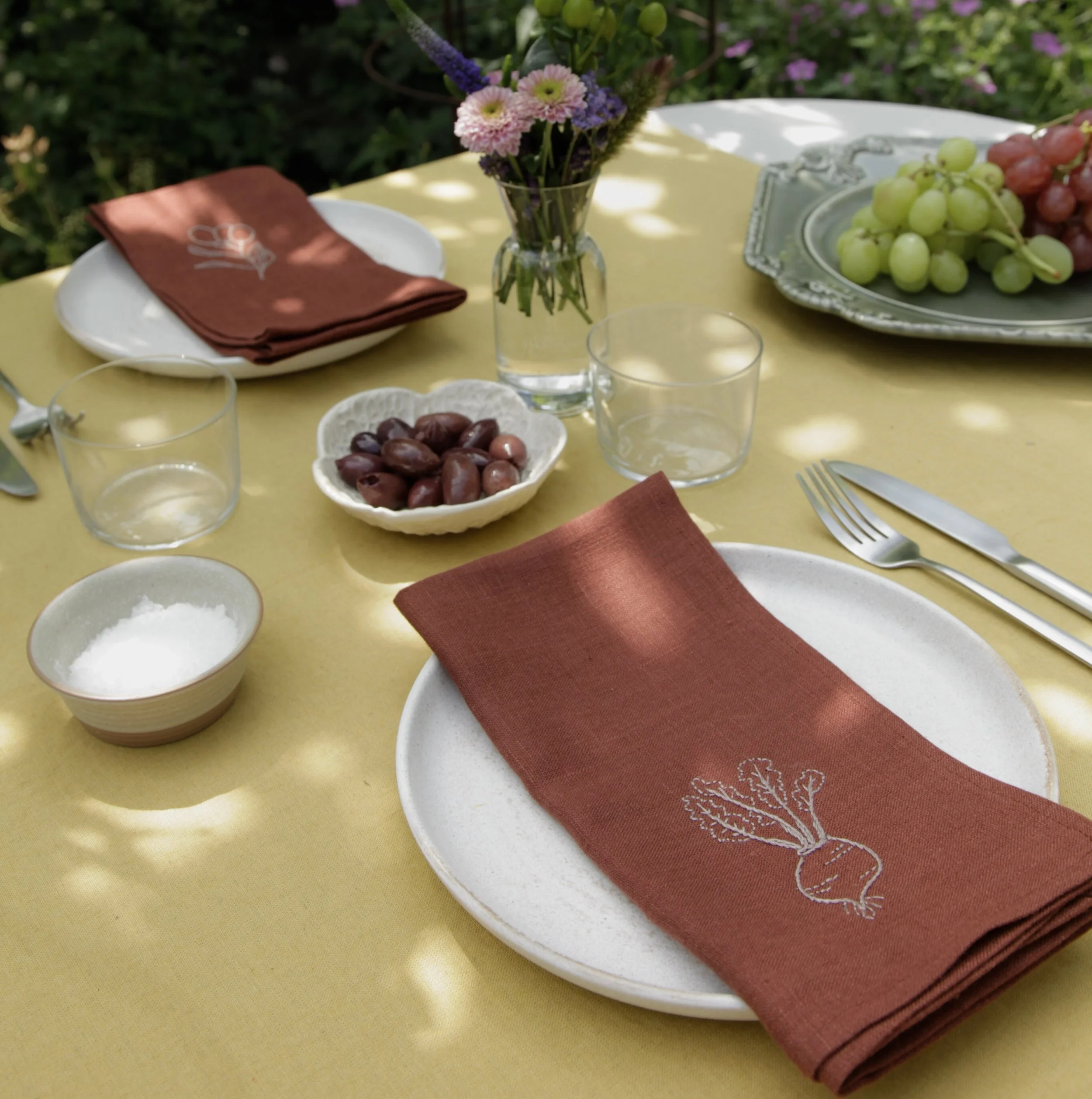 Cloth napkins might seem like a small detail, but they really make a difference at the dinner table. As someone who enjoys food and social eating, I love when everyone can enjoy their meal without worrying about making a mess. It makes the whole tabl