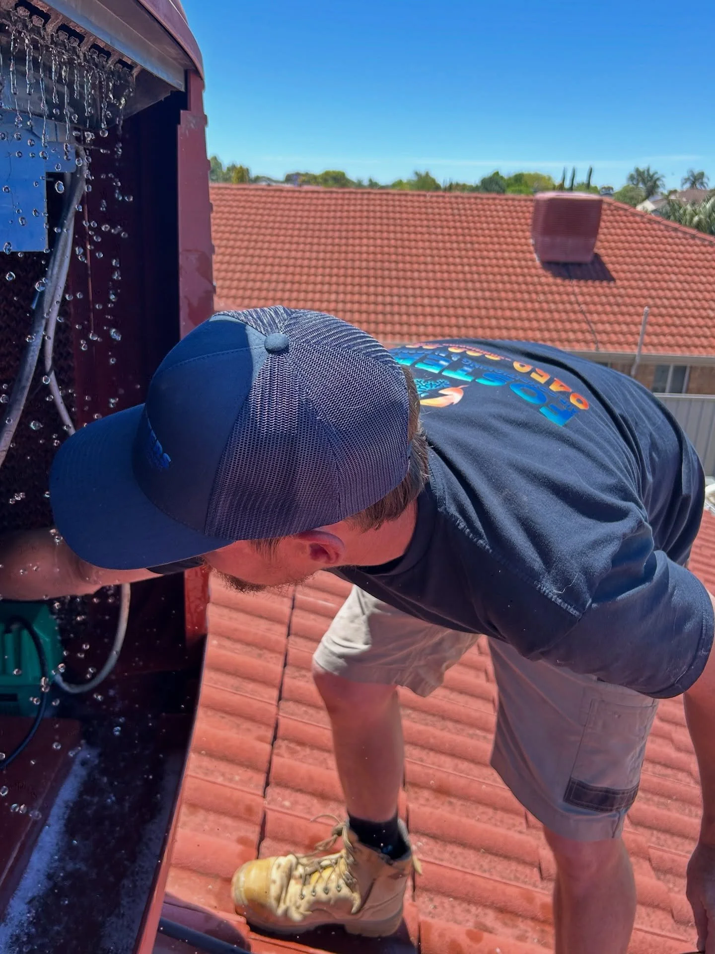 ☀️ Summer&rsquo;s coming fast &mdash; make sure your evap cooler is ready for the heat!
A quick service now can save you from hot days and high bills later.
#evapservice #gosouthgolocal #onkaparinga #AdelaideTradies #fostersairconditioning #summer