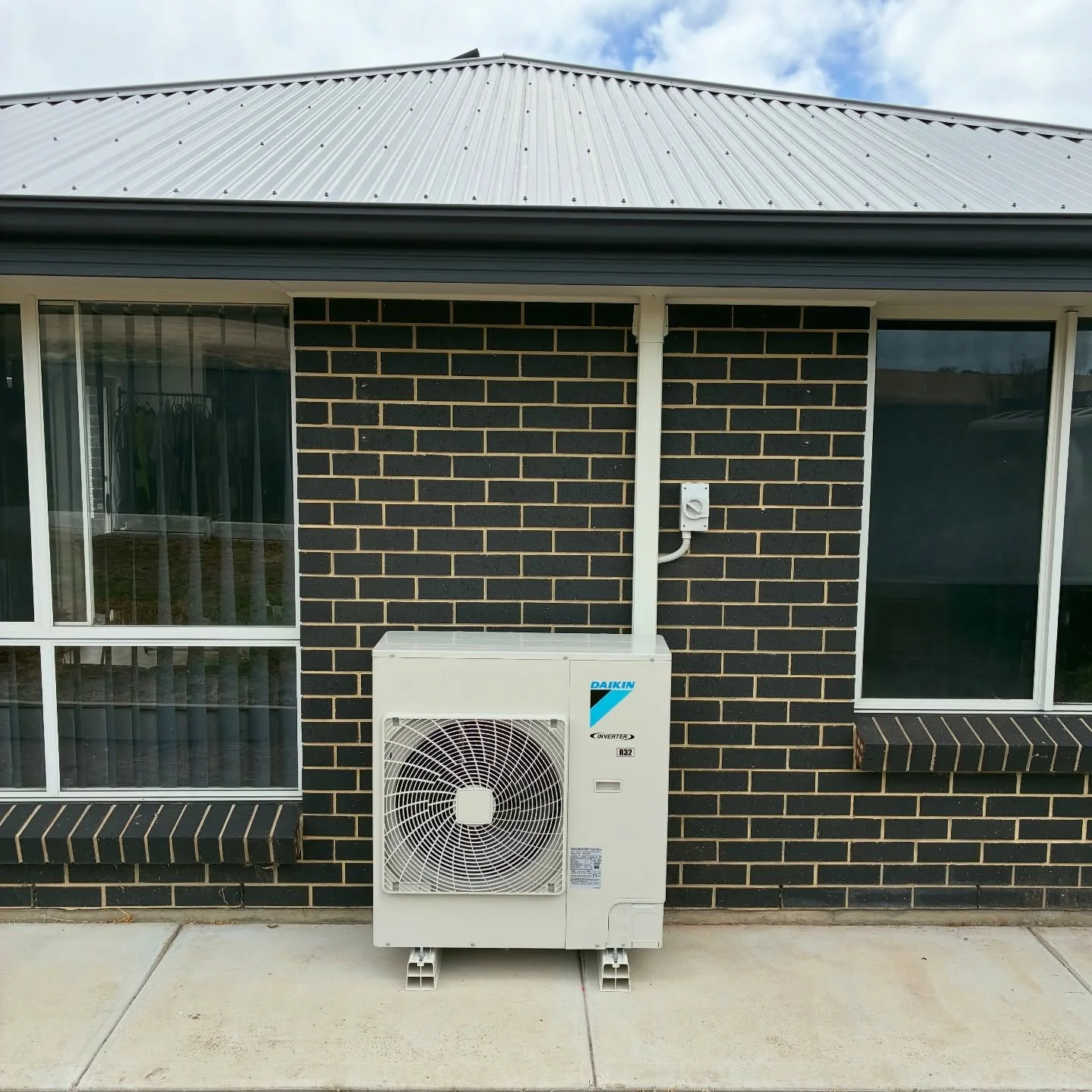 We&rsquo;ve been a bit quiet on socials, but still busy out on the tools 🔨
Here&rsquo;s a fresh Daikin install ready to keep this home cool through summer and warm in winter.

If your system&rsquo;s struggling, it might be time for an upgrade.

📩 S