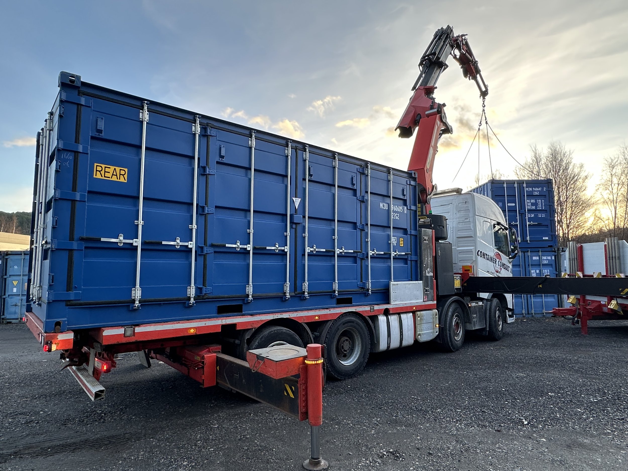 Nye lagercontainere med full sideåpning!