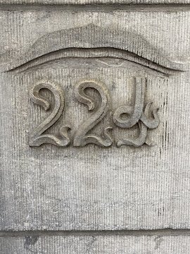 Les jolis numéros de façade à Bruxelles : ces petits détails qui donnent une âme aux maisons