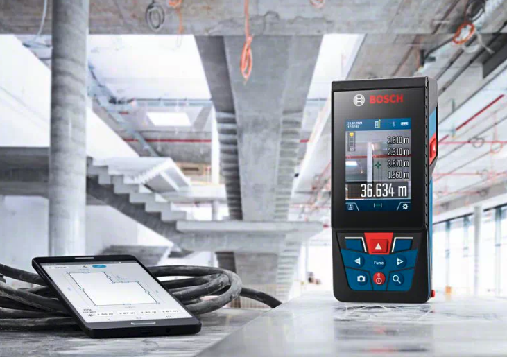 Télémètre laser professionnel utilisé pour les expertises immobilières à Etterbeek