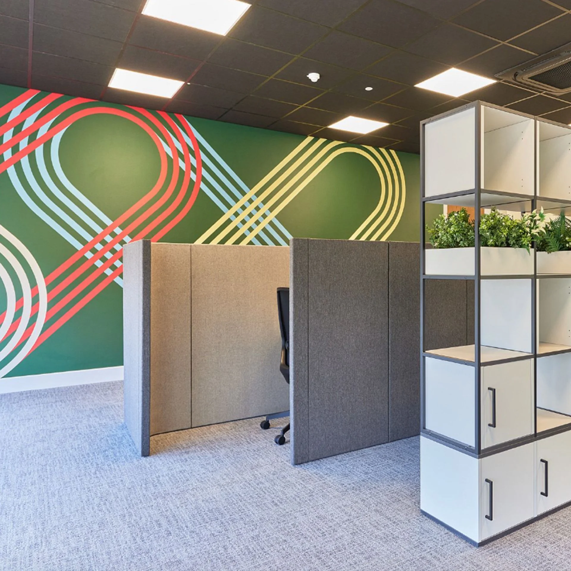 The Studio pod is a classic example of design that works quietly yet effectively. Reliable, adaptable, and aesthetically pleasing, it&rsquo;s a go-to solution for focused work in shared environments. With its simple form and customisable upholstery o