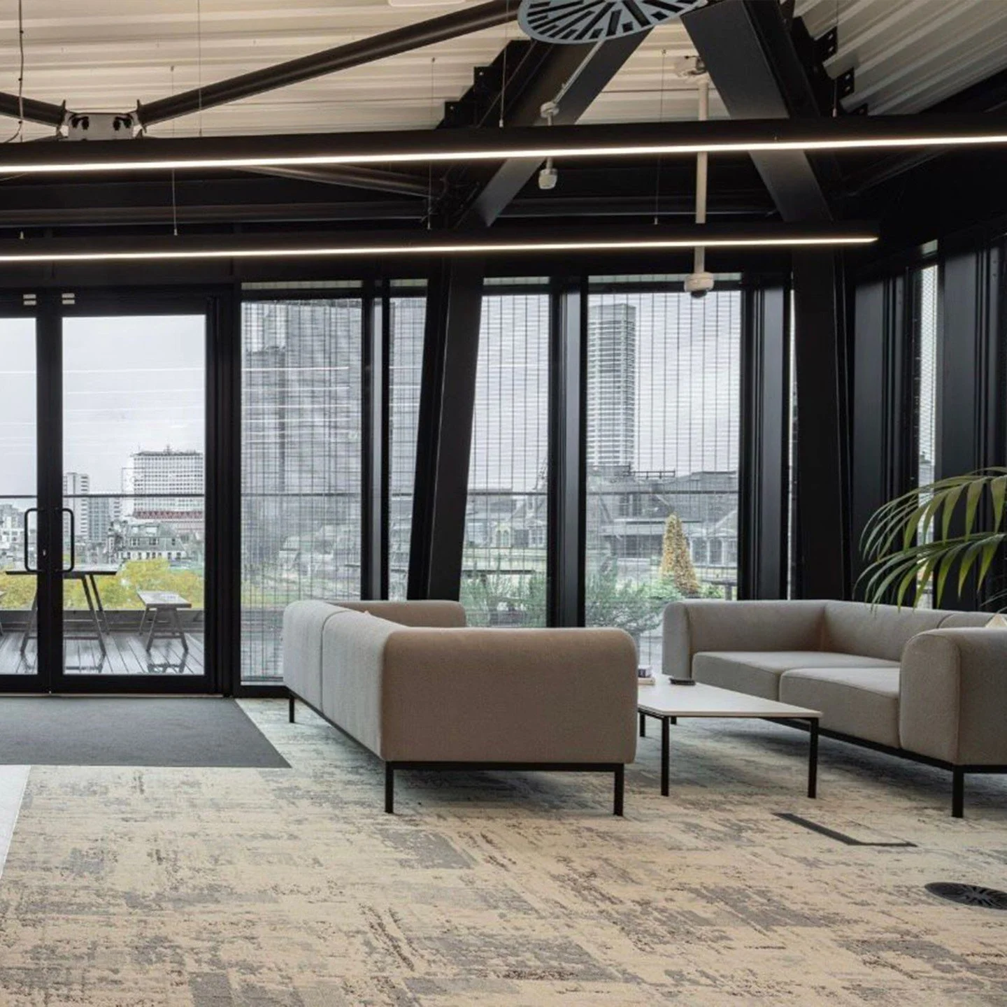 Syre embodies style, sophistication and comfort while maintaining a versatile and modern aesthetic that can elevate any space. 

Thanks @corporate_workspace for this remarkable example.
---
#IdentityFurniture #SyreSofa #ModularSeating #ModernSofa #Fu