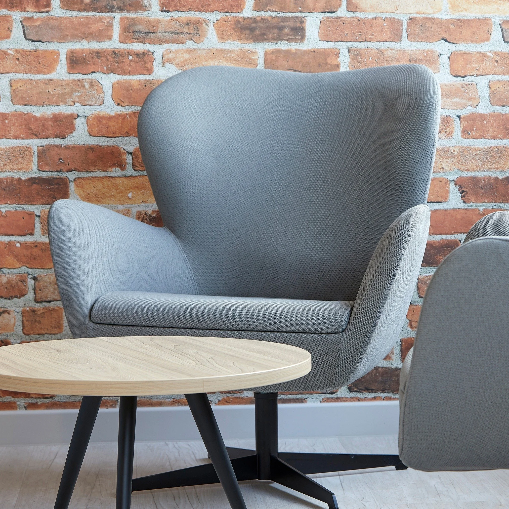 Timeless in design and endlessly versatile, the Rubi lounge chair is a classic look reimagined for modern spaces.
With four base options and a style that feels both welcoming and refined, Rubi adapts seamlessly to a variety of settings, from lounges 